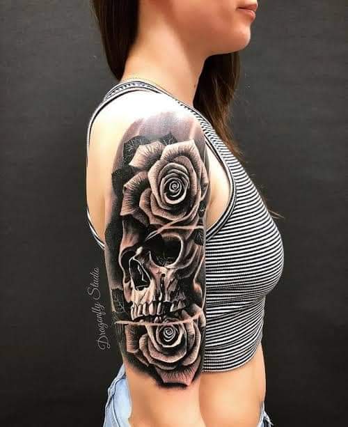 Tatuajes de rosas negras
